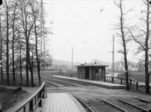 Hållplats Enskedevägen med Nynäsvägen i bakgrunden