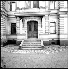 Brahegatan 47-49. Wallenbergs villa. Port på norra sidan