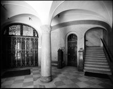 Interiör från entréhallen i Stockholm-övre Norrlands bank på Fredsgatan