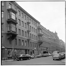 Kommendörsgatan österut. Kv Flundran