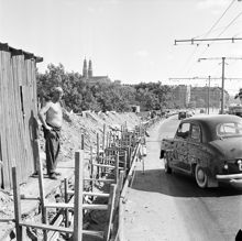 Västerbron breddas med två meter, en meter på varje sida. Bilden visar breddningen av östra sidan. Vy mot Södermalm