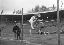 Stadion. Skolungdomens friidrottstävlingar. Höjdhopp