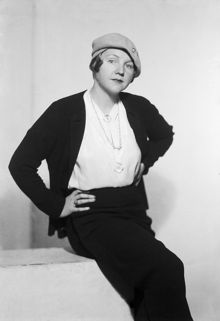 Porträtt av kvinna, Rogberg