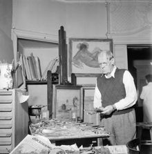 Konstnären Carl Kylberg i ateljén i sitt hem