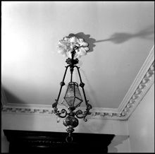 Tegnérlunden 4. Lampa i förstugan