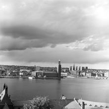 Utsikt från Skinnarviksberget över Riddarfjärden mot Stadshuset och hötorgshusen