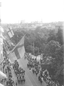 Sturegatan söderut. Studentkortege