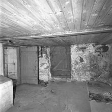 Bällsta Gård. Rum 005 mot 004