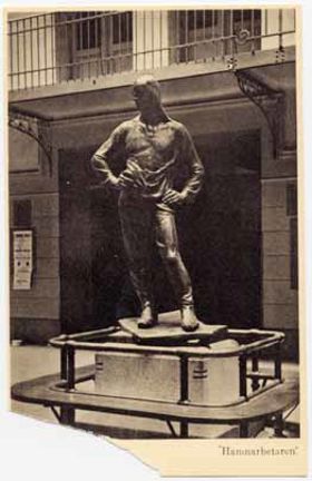 Statyn Hamnarbetaren vid gamla Folkets hus, Stockholm