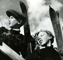 Stadshagen: Backhoppning under sportlovsveckan 21-26 februari 1944