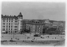 Hästspårvagn tar sig fram på Odengatan i början av 1900-talet