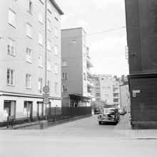 Gumshornsgatan från Styrmansgatan. Gumshornsgatan 1 t.v
