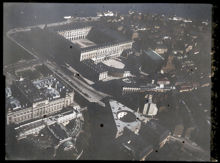 Flygbild över Gamla Stan med Slottet. 1936