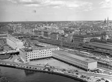 Utsikt från Stadshustornet mot Norrmalm. Klara Strand och Bangårdspostkontoret i förgrunden, t.h. Centralstationen