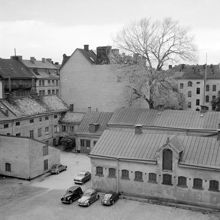Vy över gårdarna vid Skeppargatan 38 - 40 och Storgatan 23
