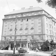 Karlaplan 14-16. T.h. Lützengatan 1