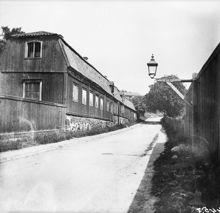 Lilla Mejtens Gränd 1 från Värmdögatan (nuv. Malmgårdsvägen)
