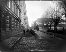Bellmansgatan norrut från Sankt Paulsgatan. Till höger Maria kyrkogård