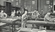 Träslöjden, bild ur Föreningen Frimurarbarnens Minnesskrift 1925.