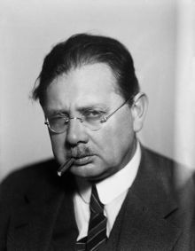 Porträtt av Edvin Ollers, formgivare och konstnär