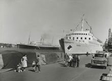 Stadsgårdshamnen: Tågfärjan m/s Sassnitz och s/s Andes