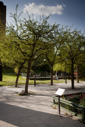 Ulla Isakssons litterära skylt vid hörnet Fleminggatan och Igeldammsgatan.