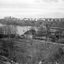 Från Skanskvarn mot Södersjukhuset. Sundsta Gård i förgrunden