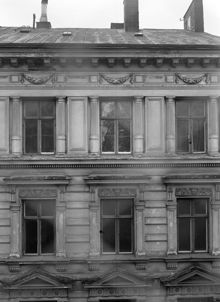 Högbergsgatan 53 före rivning 1950. Del av fasaden