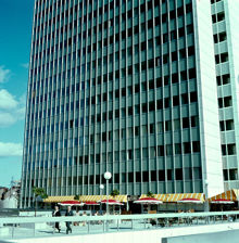 Kv. Beridarebanan. Fjärde höghuset med restaurang Aniara