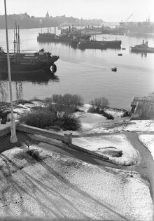 Prins Eugens Waldemarsudde, utsikt från södra vinden över förtöjda fartyg och mot Stockholm.