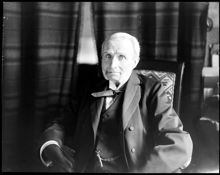 Porträtt av politiker Adolf Hedin
