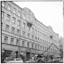 Nybrogatan, nr 38 närmast