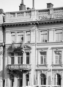 Hotell Anglais. Del av fasaden med balkonger