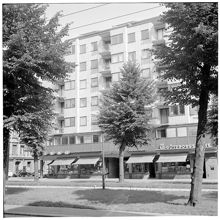 Karlavägen 53 och korsningen mot Brahégatan