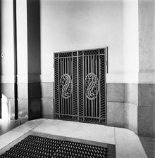 Södra Blasieholmshamnen 4, radiatorgaller i entré. SAF:s kontorsbyggnad