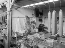 Hötorgshallen. S. Samuelssons köttbutik i saluhallen