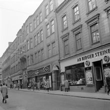 Humlegårdsgatan 11 - 15 från vänster
