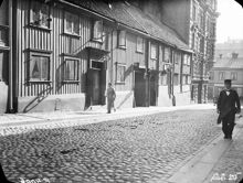 Svartensgatan 8 A och 8 B. Huset revs 1905