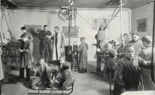 Metallslöjden, bild ur Föreningen Frimurarbarnens Minnesskrift 1925.