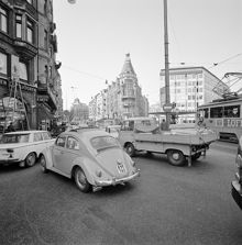 Stureplan sett från söder. I bakgrunden Birger Jarlsgatan norrut