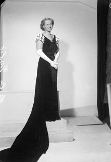 Porträtt av de la Gardie i hovdräkt