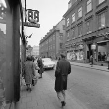 Drottninggatan norrut med kv. Frigga och kv. Skansen på höger sida