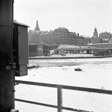 Vy över Riddarfjärdens is mot kv. Överkikaren på Södermalm