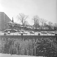 Ludvigsbergsgatan 10 sedd från Bastugatan över Torkel Knutssonsgatan. Nuv. kv. Ludvigsberg. T.v. Ludvigsbergsgatan 13