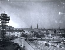 Vy från sydost. Till vänster Katarinahissen och Restaurang Pelikan.