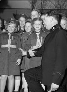 Flickscouter och Solstrålar från Frälsningsarméns scoutförbund