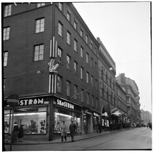 Humlegårdsgatan österut vid hörnet av Grev Turegatan