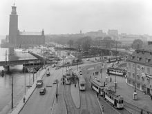 Tegelbacken och Klara Mälarstrand västerut från Centralpalatset mot Stadshuset. Kronprinsens Stall t.h