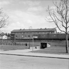 Gångväg vid tunnebanestationen Enskede gård