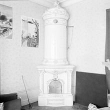 Vikingagatan 18, interiör med kakelugn